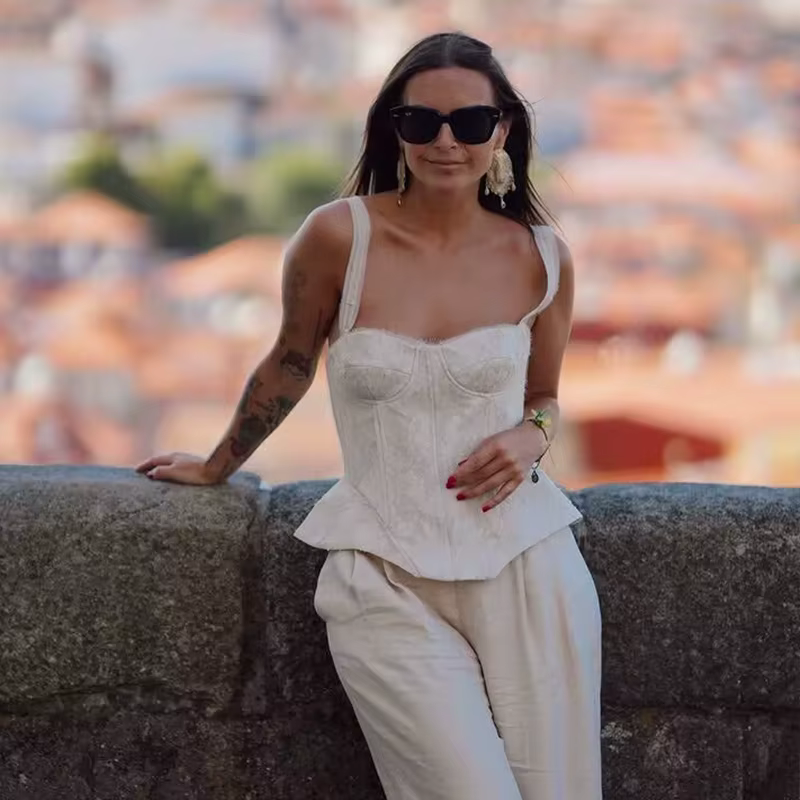 Hauts pour femmes : Corset en dentelle tendance