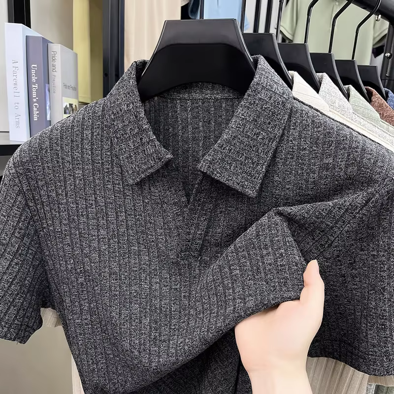 Polo en tricot à col en V pour homme
