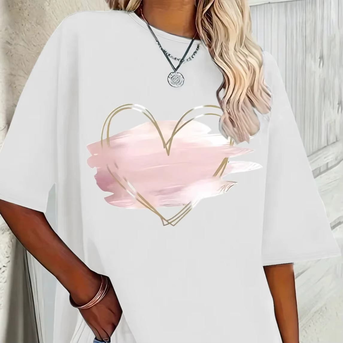 T-shirt imprimé élégant en forme de cœur rose pour femmes