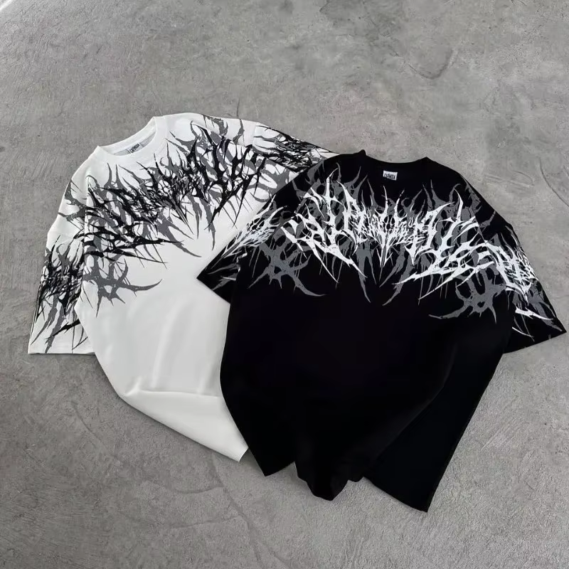 T-shirt Cyberpunk Gothique Imprimé Texture Épineuse Audacieuse en Coton Pur – Style Urbain Confortable pour le Streetwear