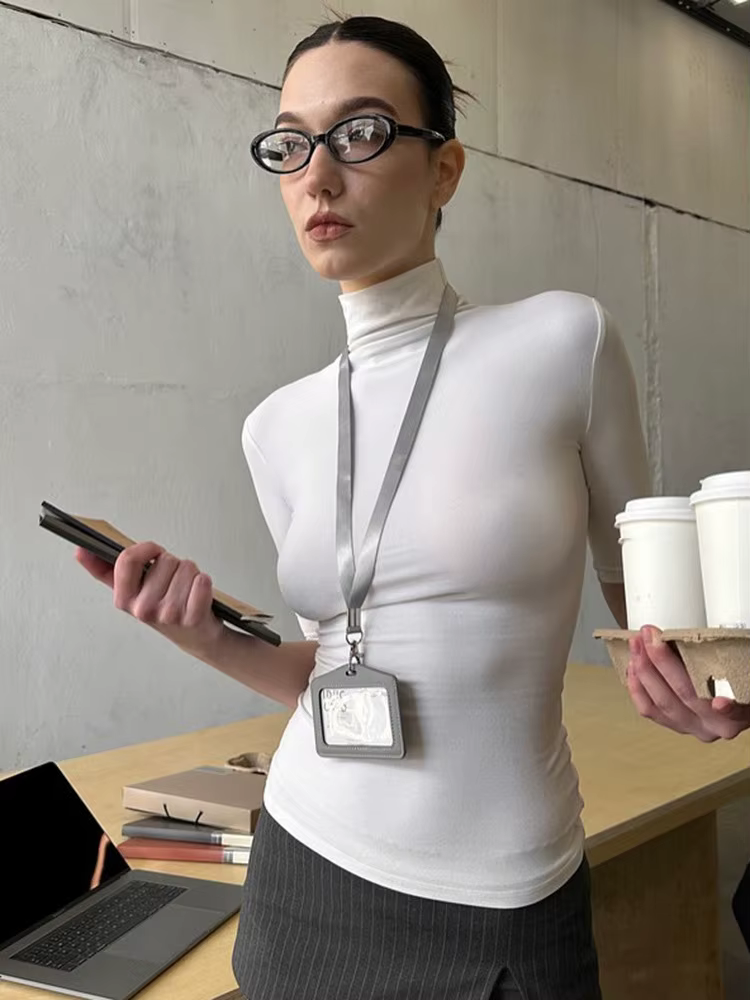 T-shirt basique à col roulé pour femme