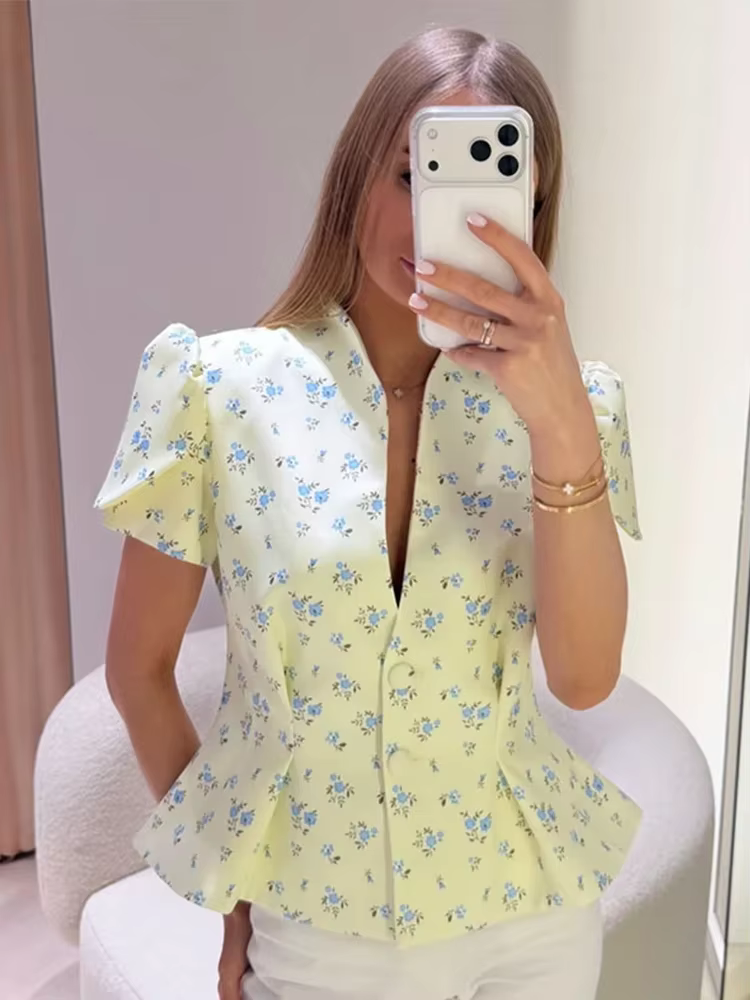T-shirt floral chic pour femme