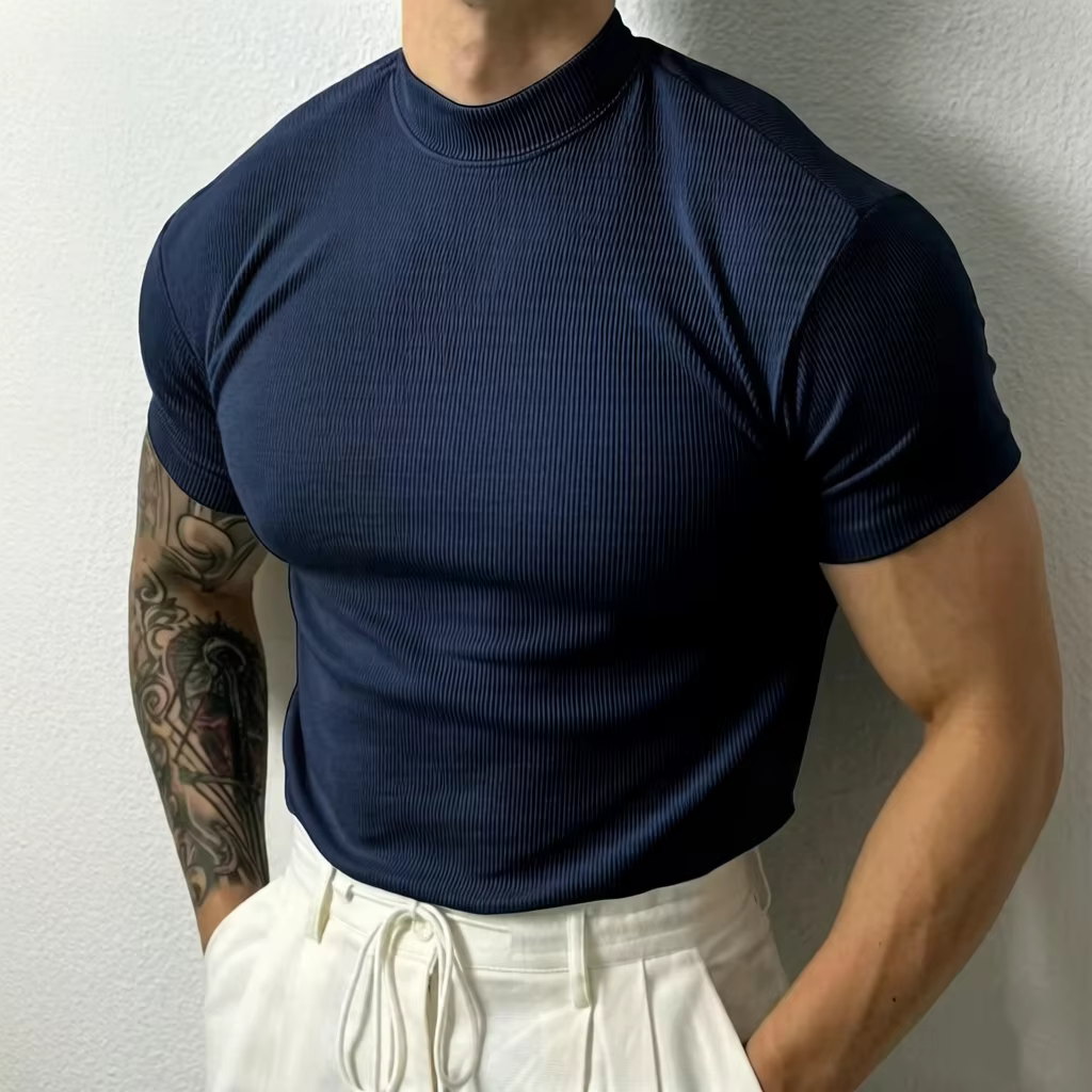 T-shirt à rayures à col haut pour hommes