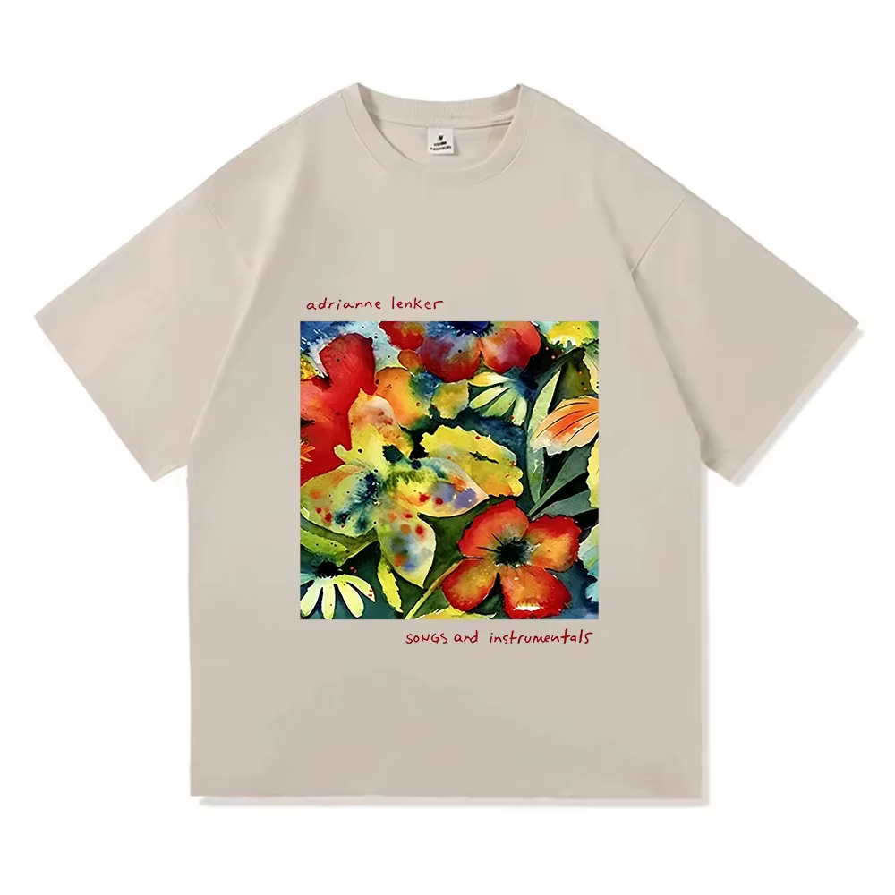 T-shirts avec impression de chansons et d'interprétations musicales du chanteur Adrianne Lenker
