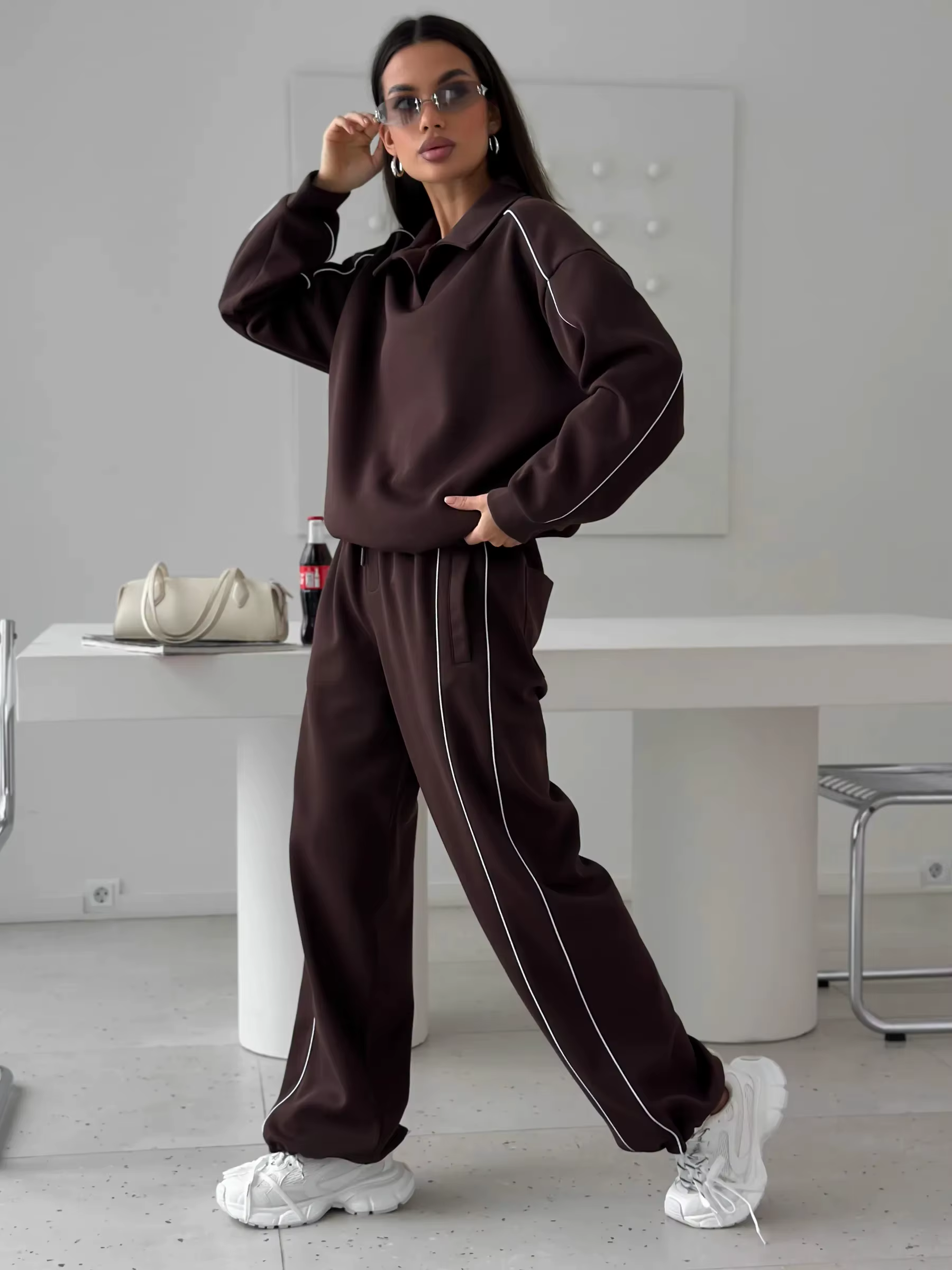 Ensemble de survêtement 2 pièces pour femme automne 2026 : haut polo à manches longues et pantalon large avec bande latérale – Tenue décontractée et sportive
