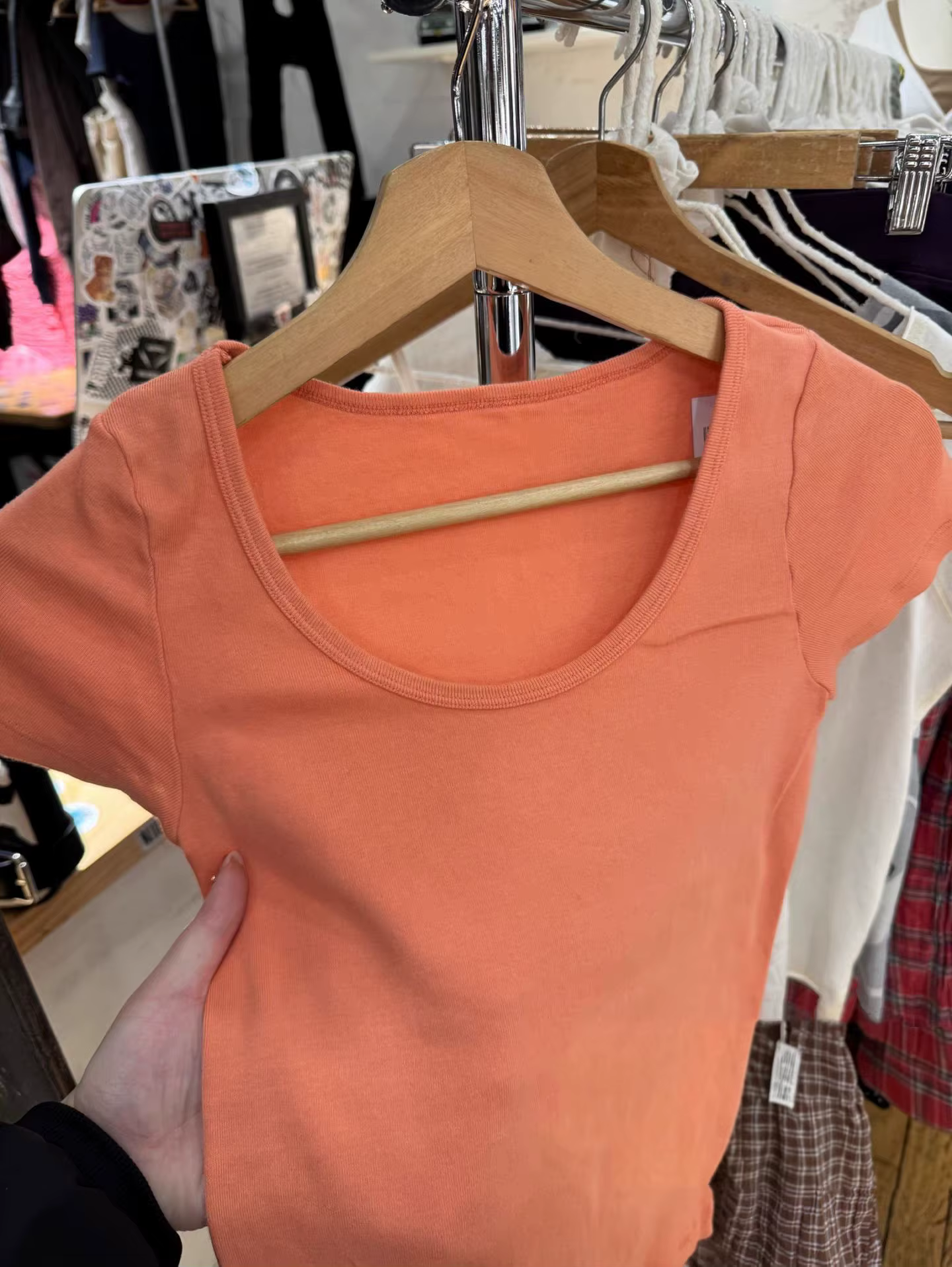 Nouveaux T-shirts Slim Orange Femme Été Col Rond Manches Courtes Coton Décontracté Simple Uni Polyvalent Basique