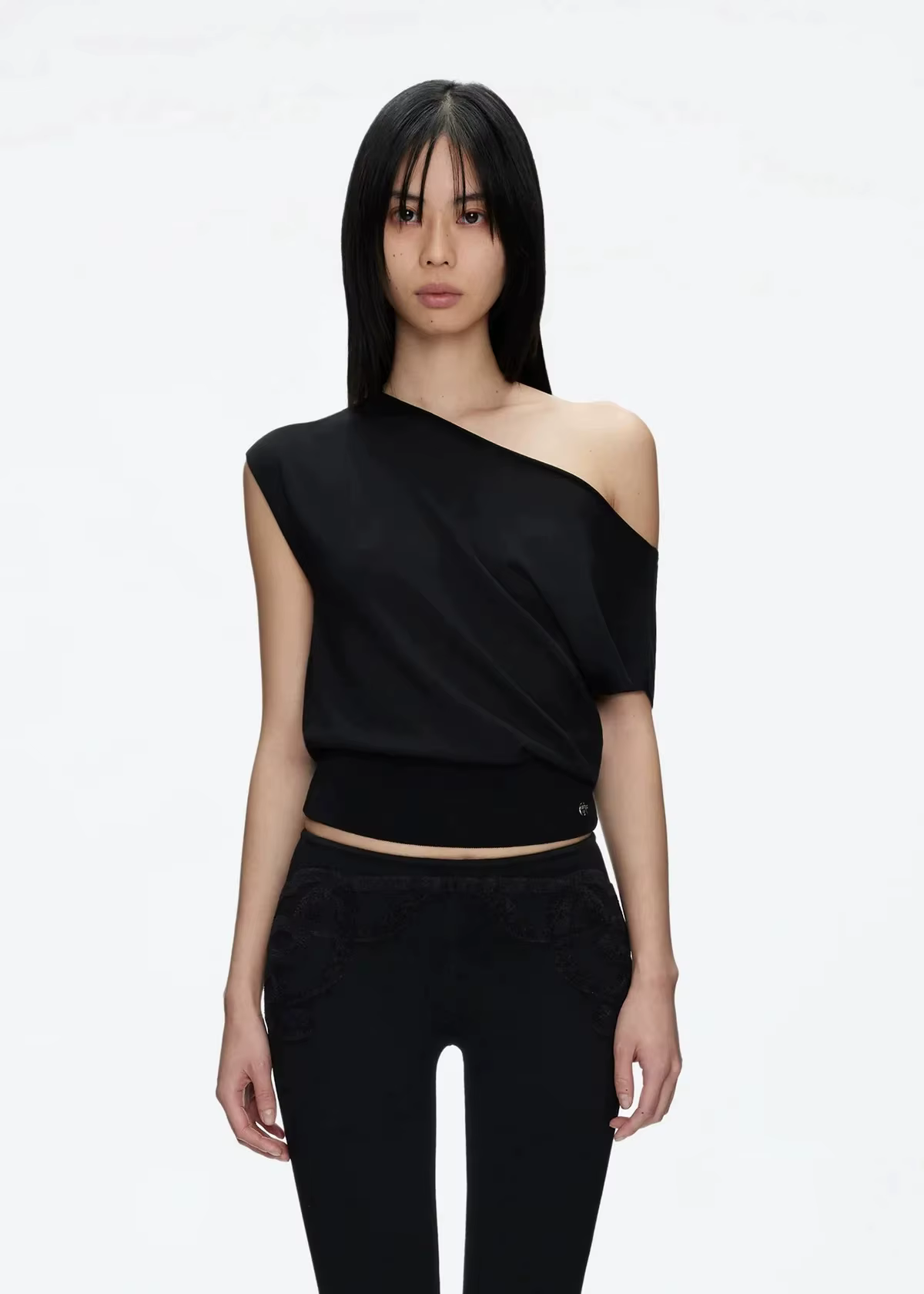 Tank Top Noir à Épaules Découpées, T-shirt Tricoté Léger et Élégant à Col en V