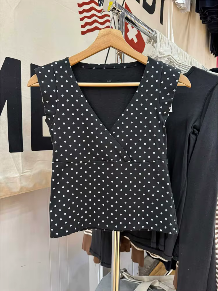 T-shirts sans manches à col en V à pois bleu marine pour femmes