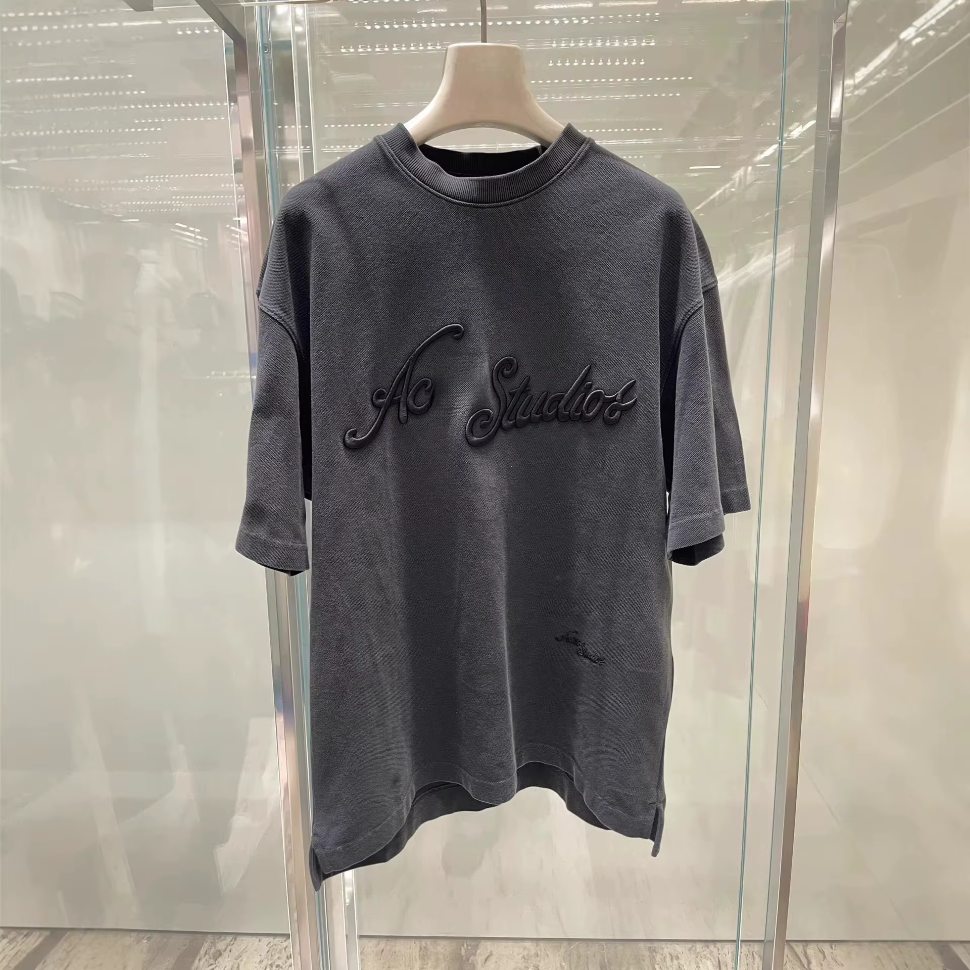 T-shirt unisexe en coton biologique avec logo brodé 3D
