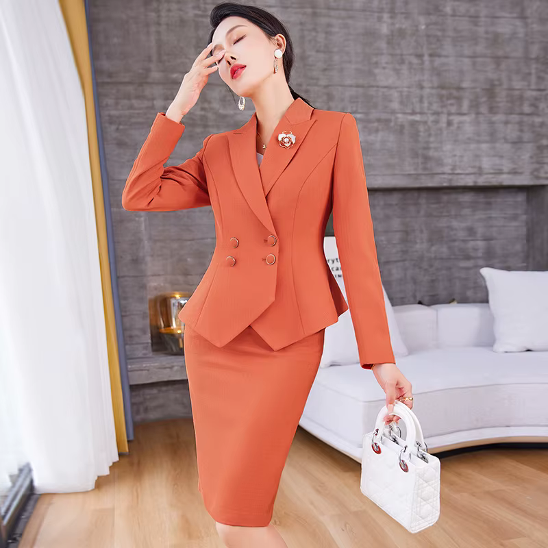 Costumes bleu marine pour femmes