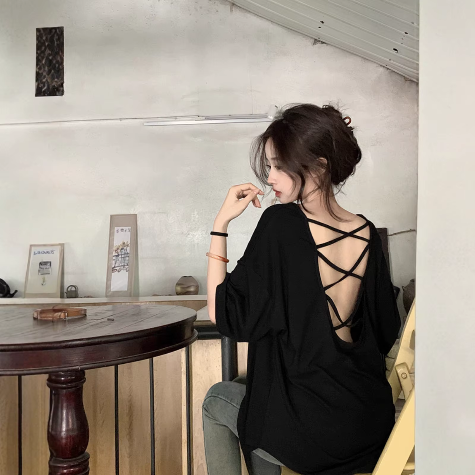 T-shirt à manches courtes dos croisé pour femme