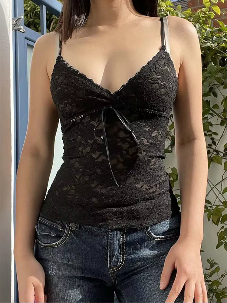 Haut court en dentelle transparente noire pour femme