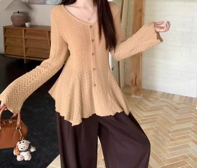 Pull tricoté à manches longues et col en v pour femme