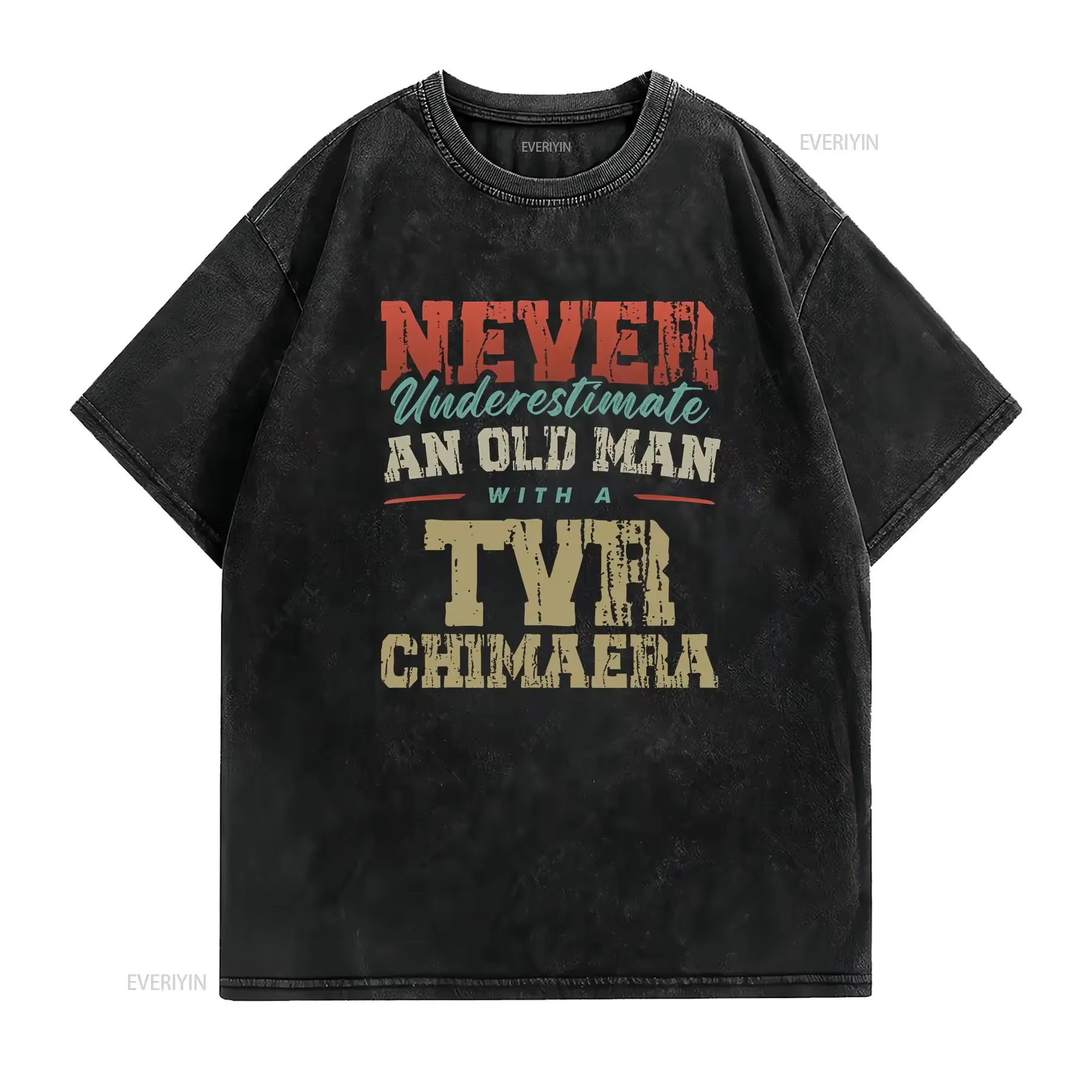 T-shirt drôle « N'underestimatez jamais un vieil homme avec une TVR Chimaera »