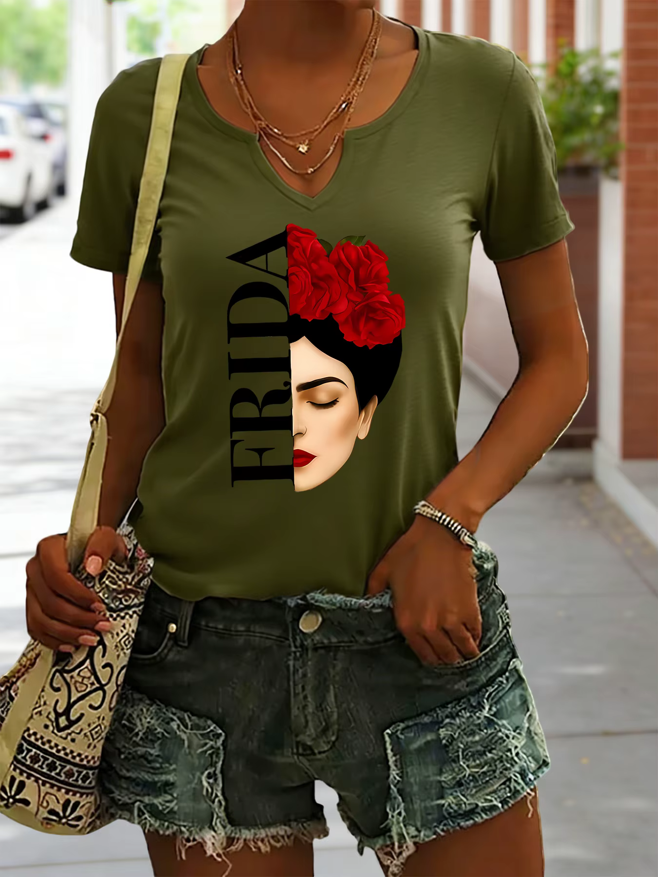 T-shirt d'été à manches courtes et col en v pour femmes