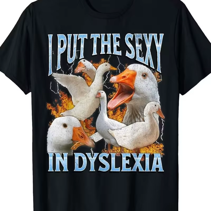 T-shirt Oversize Unisexe avec Impression Graphique Meme Canard Amusant 'I Put The Sexy in Dyslexia', Style Streetwear Décontracté, Tendance Humoristique et Mode