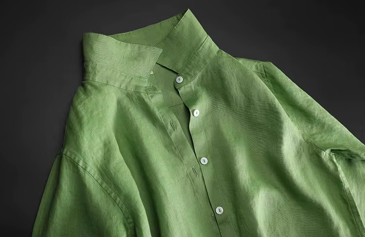 Chemise verte en pur lin pour femmes au printemps et en été